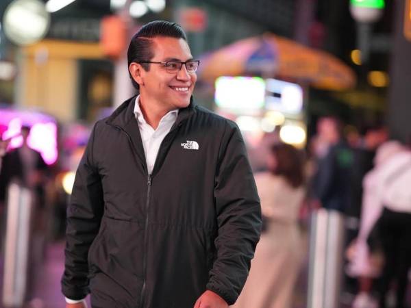 Diego Alvarado de León, más conocido en redes sociales como el Arqui Juve 3D, reveló en entrevista con Mara Patricia Castañeda que próximamente será padre por primera vez.