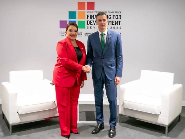 Sánchez ha mantenido a lo largo de la jornada otras reuniones bilaterales en el marco de la conferencia para el desarrollo.