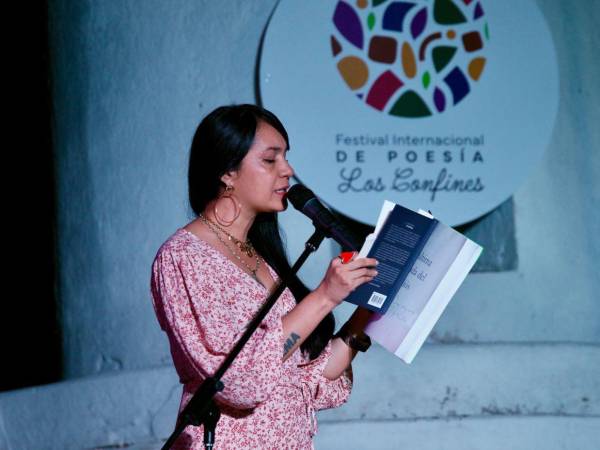 La poeta hondureña Mayra Oyuela fue una de las figuras a quienes el Festival de Los Confines dedicó su décima edición.