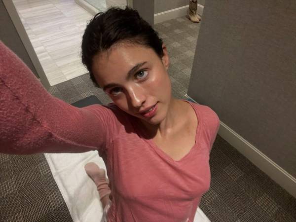 Margaret Qualley habría sido quien tomó la decisión de separarse de Jack Antonoff, poniendo fin a un matrimonio de casi tres años. Según una fuente citada por Us Weekly, las agendas de ambos y la distancia entre sus proyectos profesionales habrían influido en el desenlace.