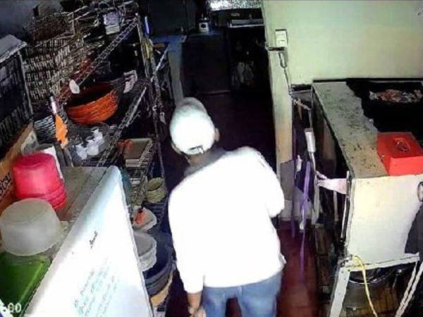 Los afectados solicitaron a las autoridades que utilicen el material audiovisual para identificar y capturar al responsable.