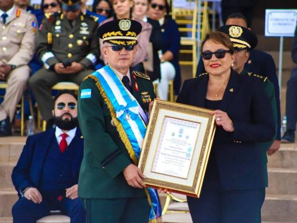 Roosevelt Hernández fue elegido por Xiomara Castro como titular de las FF AA en diciembre de 2023.
