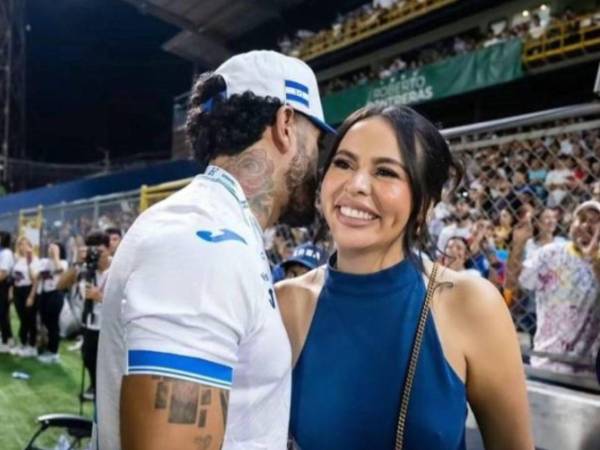 En los últimos días, las redes sociales han sido el escenario de rumores y especulaciones sobre un presunto romance entre Ana Alvarado, más conocida en el mundo digital como Lipstickfables y el creador de contenido José Carlos Troches, más conocido como Fancony. ¿Es real? A continuación los detalles de lo que respondió Fancony.