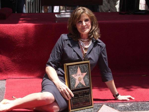 Susan Saint James, ganadora de un Emmy y rostro inolvidable de la televisión estadounidense, murió a los 80 años en Los Ángeles. Su familia la recuerda como una mujer generosa y solidaria.