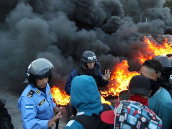 El comunicado de este domingo criminaliza que los hondureños se reúnan o tomen las calles para manifestar su descontento ante las autoridades, algo que Libre utilizó ampliamente para llegar al poder,