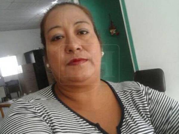 La víctima fue identificada como Drides Ondina Ulloa Hernández, quien era trabajadora de aseo de DICTA.