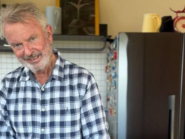 La actriz neozelandesa Rima Te Wiata, quien coprotagonizó junto a Sam Neill la película Hunt for the Wilderpeople, aseguró al New Zealand Herald que el actor padecía neumonía antes de su fallecimiento.