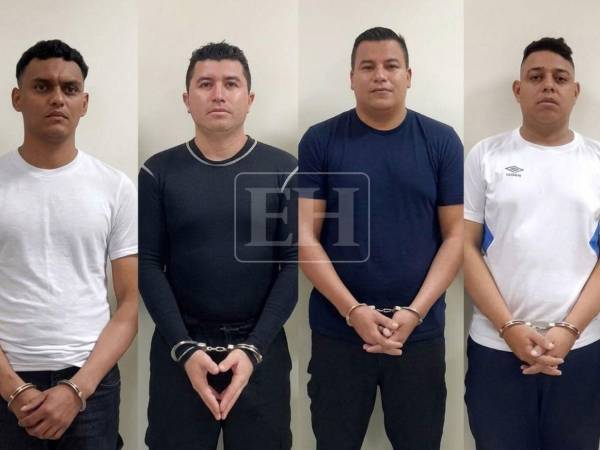 Los cinco exagentes fingieron un operativo y cometieron los delitos contra una fémina en febrero del 2024.