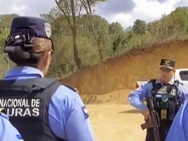 El triple asesinato ocurrió la tarde del pasado domingo, cuando sujetos armados atacaron a balazos a los tres hermanos en la comunidad donde residían.