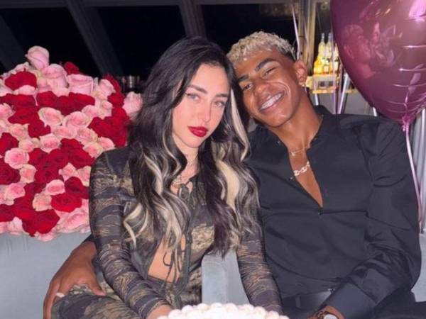 La nueva novia del jugador español del F. C. Barcelona, Lamine Yamal, es nada más y nada menos que la famosa cantante de música urbana, Nicki Nicole, quien nació el 25 de agosto del año 2000 en la ciudad de Rosario, en Argentina.