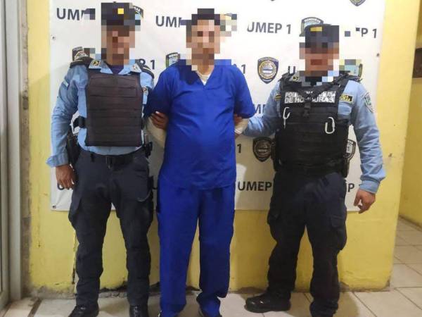 El hecho ocurrió en una gasolinera ubicada en el barrio La Reforma, en Tegucigalpa, para cargar combustible en su automóvil.