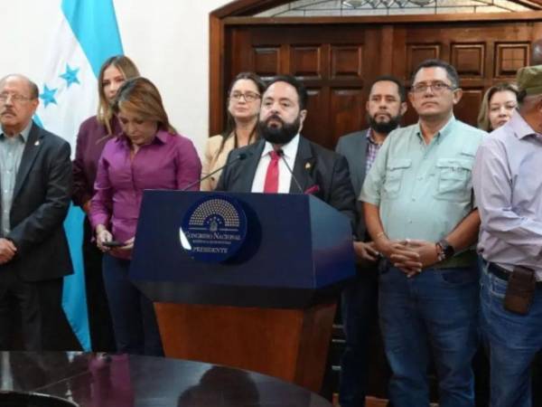 El 20 de octubre, el Ministerio Público presentó un requerimiento fiscal contra los miembros de la extinta comisión permanente del Congreso Nacional.