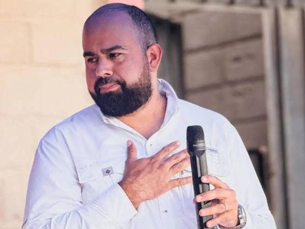 Rafael Sarmiento desafía al oficialismo y lanza su precandidatura en Libre.