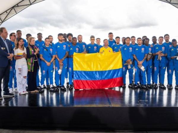 Un polémico acto de protocolo se dio cuando los jugadores de la selección de Colombia que estarán en el Mundial United 2026 pasaron despidiéndose por el presidente Gustavo Petro