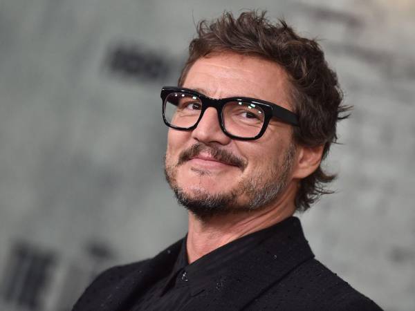 Entre abrazos y risas cómplices, las imágenes han reabierto el debate sobre la blindada vida privada del actor Pedro Pascal. Aquí te contamos todos los detalles sobre la supuesta nueva relación del chileno.
