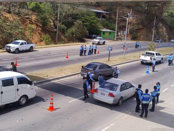 La Semana Santa 2025 llegó a su fin y los miles de vacacionistas que salieron comienzan su retorno en las famosas caravanas guiadas por miembros de la Policía Nacional.