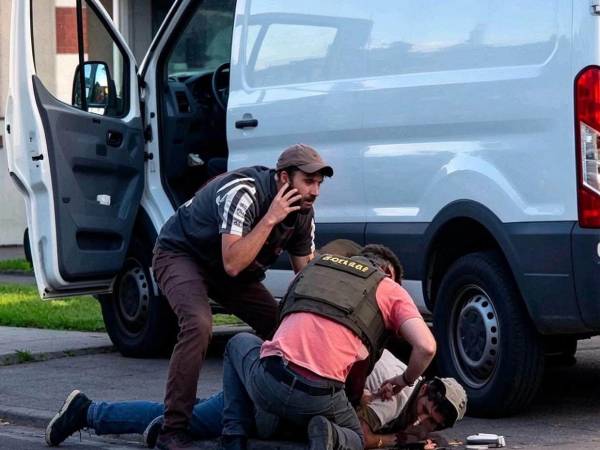 El caso es investigado por el FBI para esclarecer si el agente de ICE hizo uso excesivo de fuerza durante la detención.