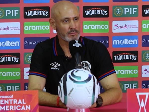 Eduardo Espinel aseguró no estar pensando en el Saprissa, su próximo rival en Copa Centroamericana.