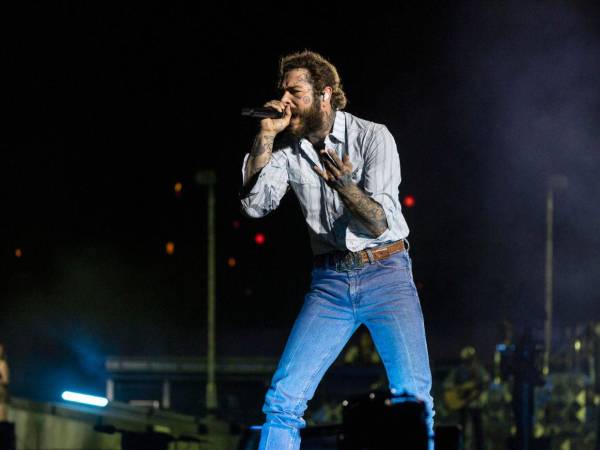 Pese a ser padre de seis álbumes, Austin Richard Post, aka Post Malone, ha vertebrado la noche alrededor de los dos trabajos que cierran y abren su discografía: 'Stoney' (2016) y 'F-1 Trillion' (2024).