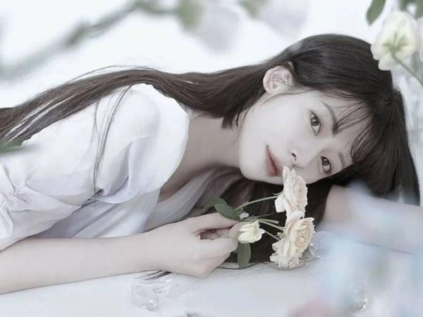 La cantante surcoreana Mo Soo-jin lanzó en solitario en junio de 2025 el sencillo “Your Universe”, marcando una nueva etapa en su carrera.