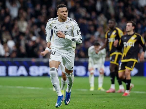 Real Madrid la pasó muy mal de local ante el Rayo Vallecano, pero terminó ganando el juego.