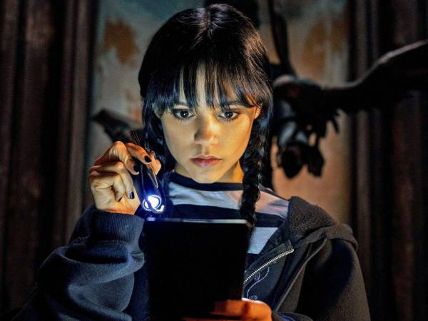 El universo de Wednesday (Merlina, en español) retoma protagonismo en Netflix con el estreno de la segunda parte de su temporada dos, una entrega que promete giros decisivos en la trama y consolidar el peso de la serie dentro del género juvenil.