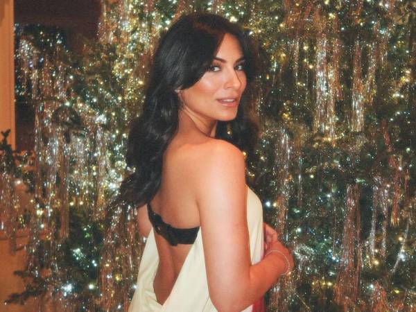 Apenas dos meses después de dar a luz a su hija Aria, Ana Brenda Contreras volvió a llamar la atención al compartir una imagen en la que dejó ver su abdomen marcado.