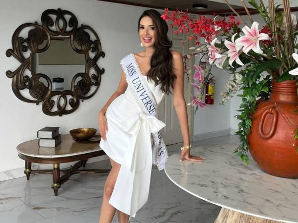 La Miss Honduras Universo no reveló de qué fue operada, pero afirmó estar fuera de peligro y en recuperación.