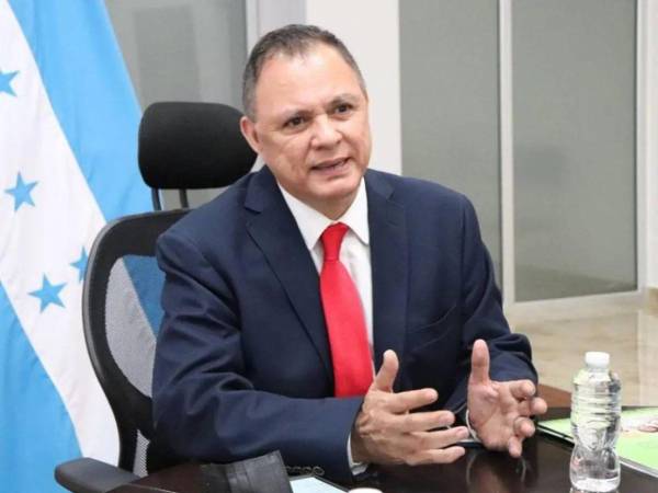 Carlos Antonio Tony García dijo que sus salidas se justificaron para atender asuntos migratorios.