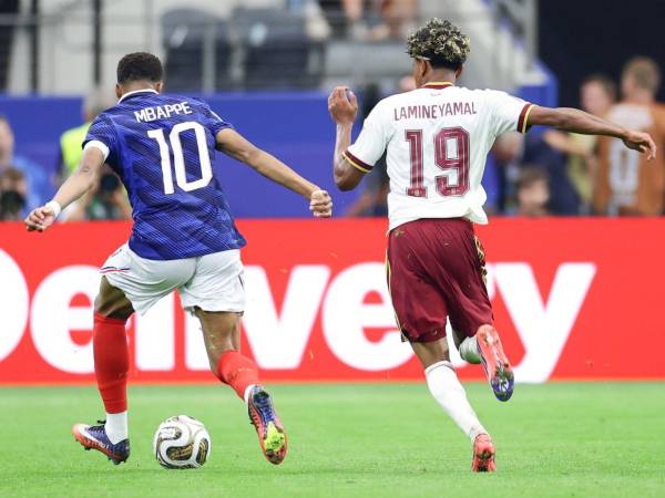 El partido por las Semifinales del Mundial 2026 fue el onceavo cruce de <b>Kylian Mbappé vs Lamine Yamal</b> entre club y selección, con una increíble marca de <b>nueve victorias</b> para el español y solamente <b>dos </b>del francés.
