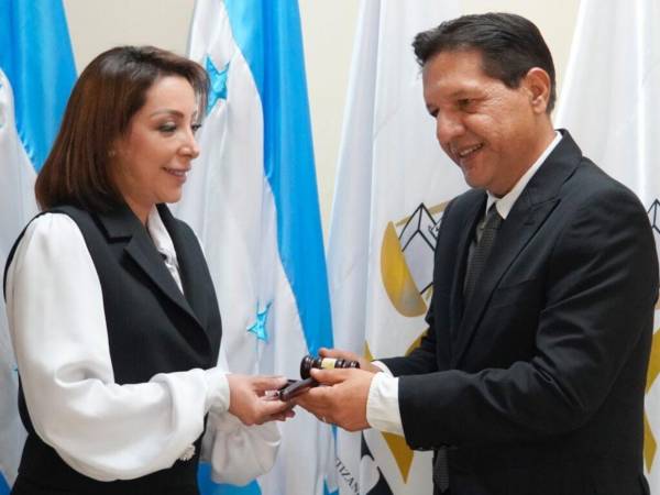 El magistrado Mario Flores Urrutia interpondrá una denuncia ante instancias nacionales contra Luis Redondo, por lo que considera una “obstrucción a la justicia procesal electoral”.