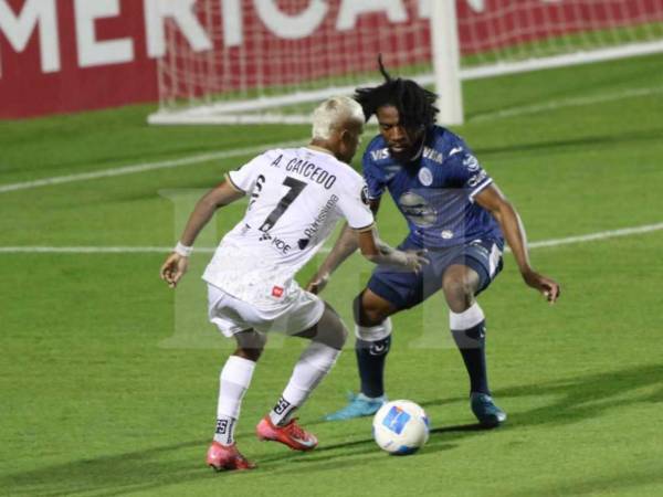 Imágenes del desarrollo del partido.