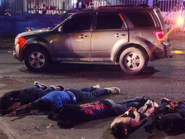 Las cinco personas fueron capturadas en flagrancia en el barrio Lempira de San Pedro Sula. Varias de las víctimas presentarán la denuncia para seguir con el caso.