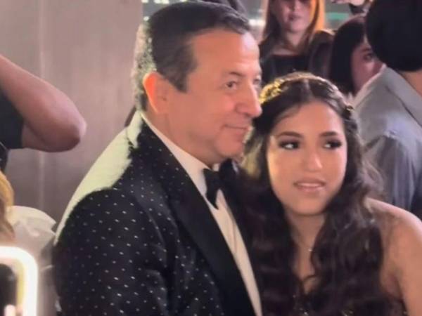 La fiesta de XV años de María Fernanda (Mafer) , una joven de Tabasco, México, se viralizó en las redes sociales por las excentricidad con la que celebró su cumpleaños en la que estuvieron presentes varios artistas.