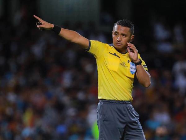 Centroamérica estará presente en la semifinal de la Copa del Mundo entre Francia y España. El salvadoreño Iván Barton pitará el encuentro y hará historia. ¿Qué polémica tuvo con Honduras?