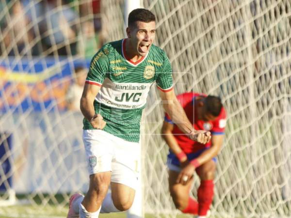 Messiniti anotó el 1-0 de Marathón ante Olimpia en la final de ida en el Olímpico.