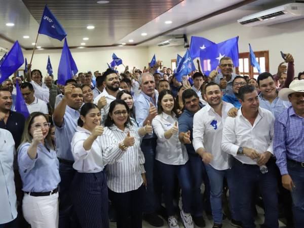Si es necesario, primero nos encontraremos en las calles y después en las urnas. Pero el pueblo elegirá, defendieron en el comunicado.