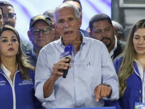 Nasry Asfura pidió serenidad a la población tras la reducción de la ventaja inicial del Partido Nacional y afirmó que su equipo continúa consolidando la información con base en las actas en su poder.