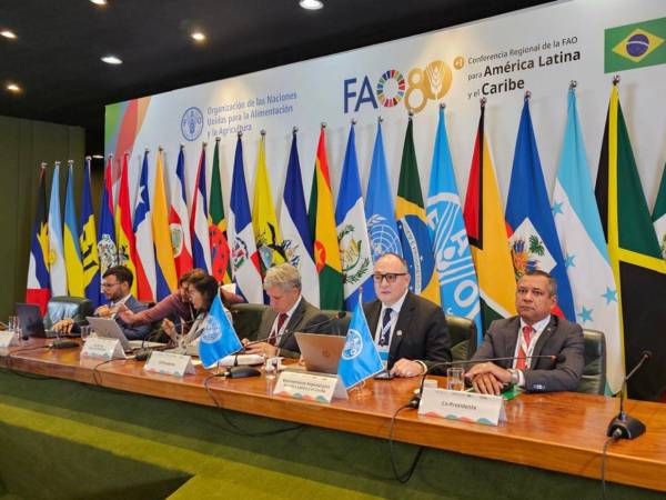 Honduras participa a través del secretario de Agricultura y Ganadería, Moisés Molina.