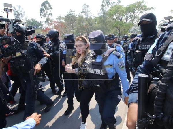 Bajo un fuerte resguardo policial y vía helicóptero, inicialmente y luego por tierra, fue trasladada a Tegucigalpa la hija de Arnulfo Valle, principal cabecilla y fundador del cártel de los Valle Valle.