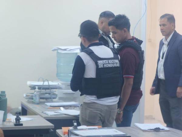 Hasta ahora, ninguna autoridad del Ministerio Público ha emitido un comunicado oficial sobre el motivo del allanamiento o los expedientes incautados.