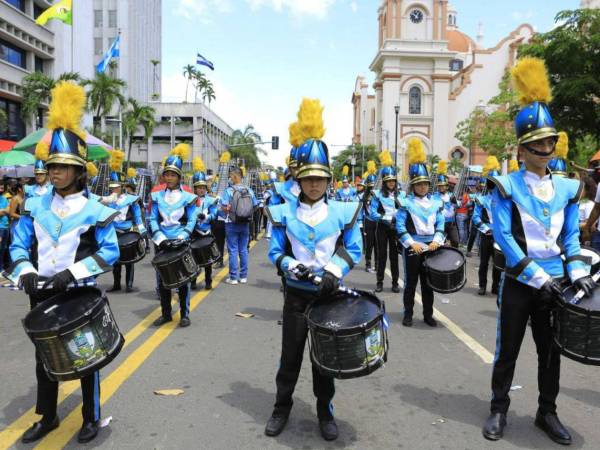 La Banda de Guerra del Instituto José Trinidad Reyes es una de las más esperadas durante el desfile del 15 de septiembre.
