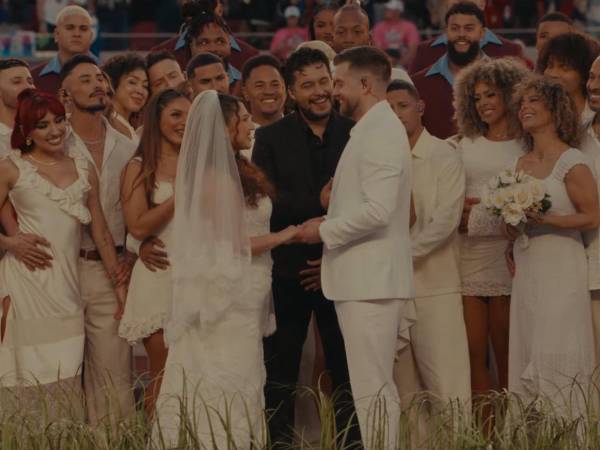 La pareja bailó y celebró su enlace nupcial frente a millones de personas.