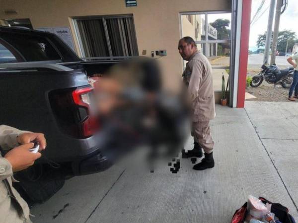 Los bomberos lo trasladaron hasta un centro asistencial donde lo declararon muerto.