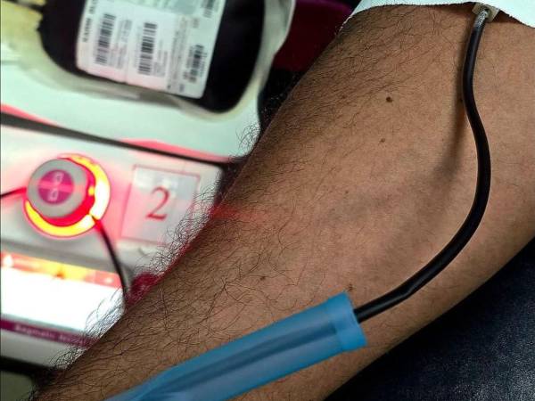 Los únicos requisitos para donar sangre son: tener entre 18 y 65 años, pesar al menos 110 libras y estar en buen estado de salud.