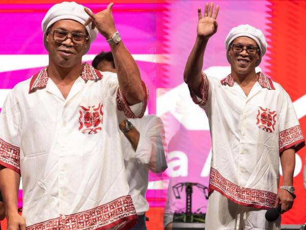 El brasileño y Balón de Oro en el 2005, Ronaldinho, ha regresado de su retiro y regresa al fútbol a sus 46 años de edad para fichar por club del fútbol italiano