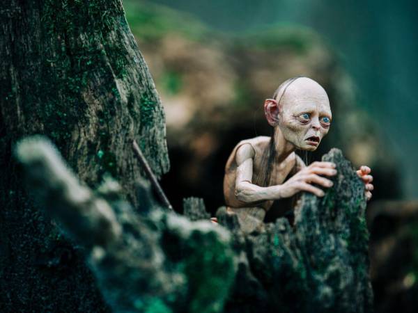 El filme estará dirigido por Andy Serkis, actor reconocido mundialmente por dar vida a Gollum mediante captura de movimiento.