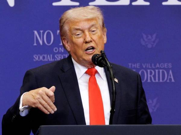 El presidente estadounidense, Donald Trump, apeló este viernes a los votantes de la tercera edad en Florida.