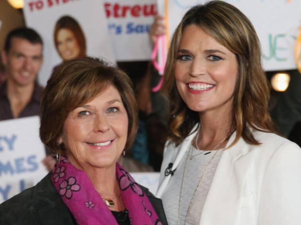 La desaparición de Nancy Guthrie, madre de la reconocida presentadora de televisión Savannah Guthrie, mantiene en vilo a las autoridades estadounidenses y a cientos de voluntarios que continúan buscándola más de cuatro meses después de que fuera vista por última vez en Arizona. Recientemente, una pista anónima llevó las labores de búsqueda hasta territorio mexicano, donde un grupo ciudadano intenta encontrar cualquier indicio que permita esclarecer el caso.