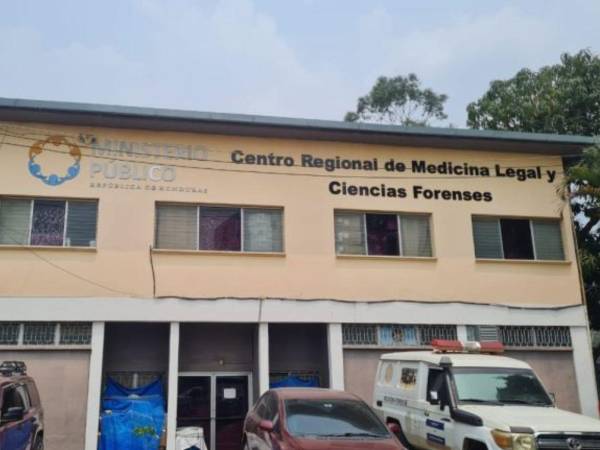 El cuerpo del hombre, de aproximadamente 35 años de edad, fue ingresado a la morgue del Ministerio Público (MP), en San Pedro Sula.